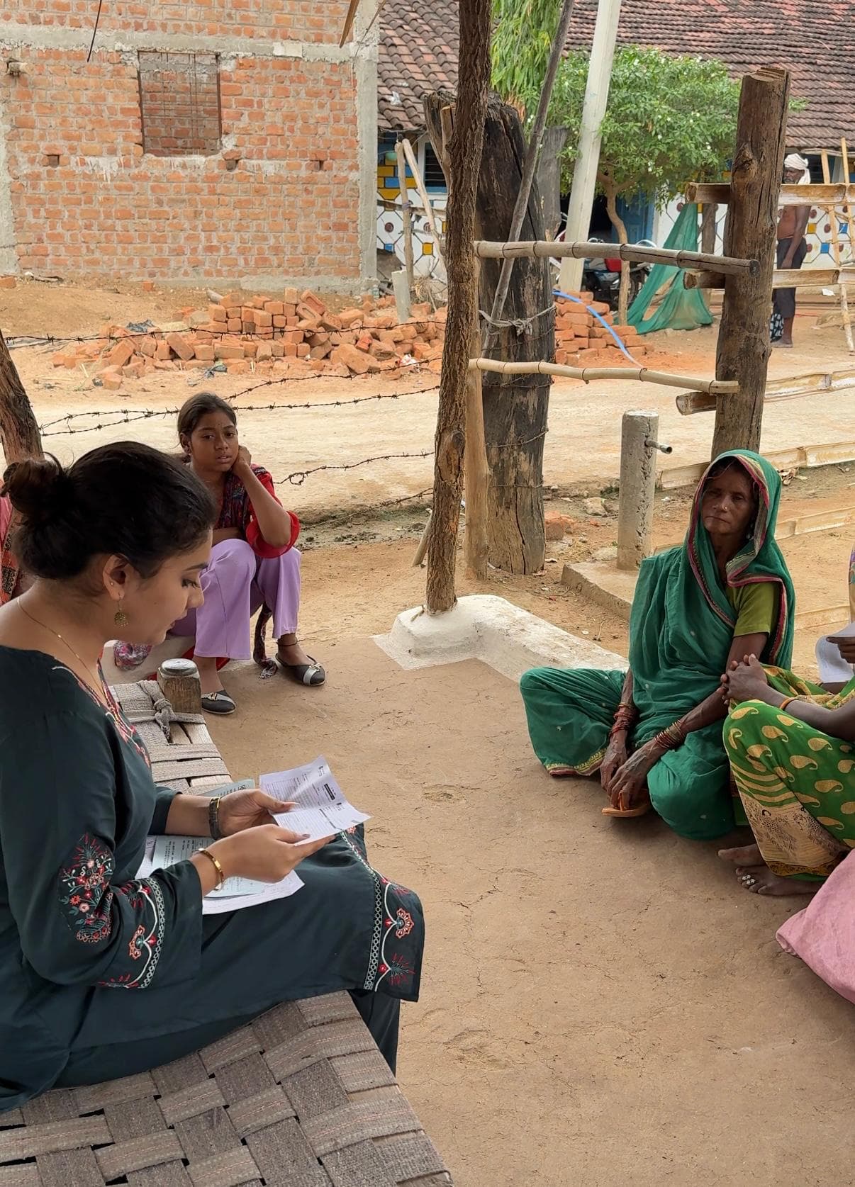 Courtyard Classroom: DigiSakhi’s Day in Hiran Chapada